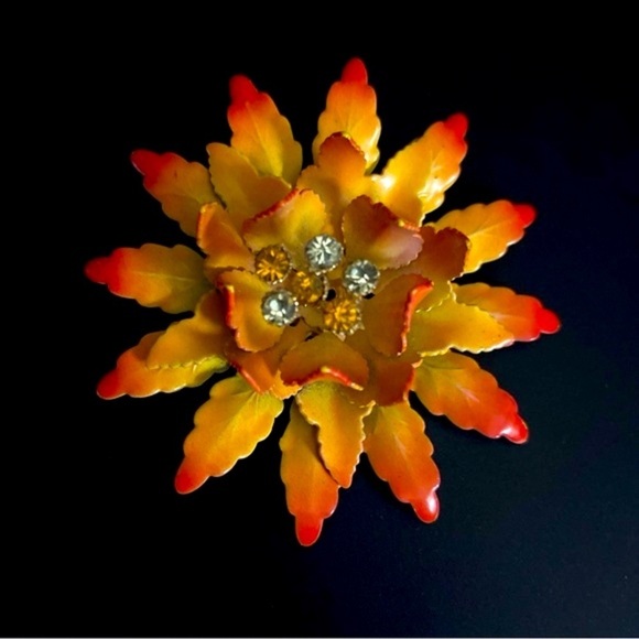 Vintage Coro Flower Brooch Pin Yellow & Orange Enamel Metal & Rhinestones - Picture 1 of 6